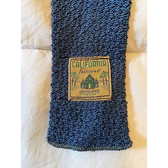 Vintage California Fashioned Jacquard Crochet Tie - Picture 6 of 6
